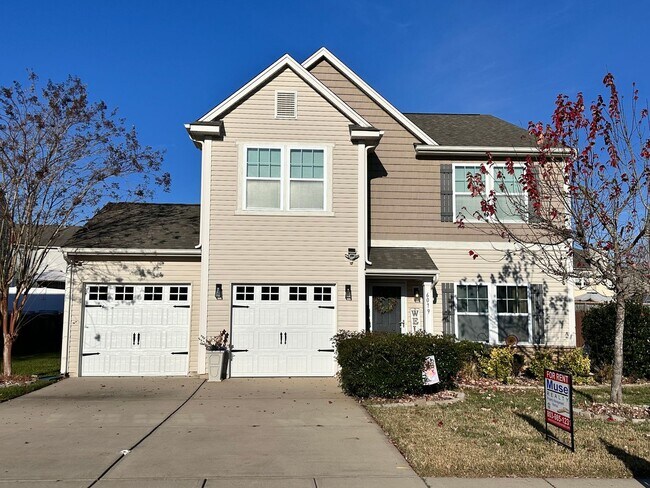 Primary Photo - Exclusively Offered By Muse Realty Rentals...