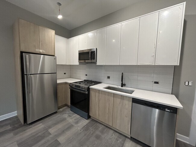 Building Photo - 5912 N Nashotah Ave