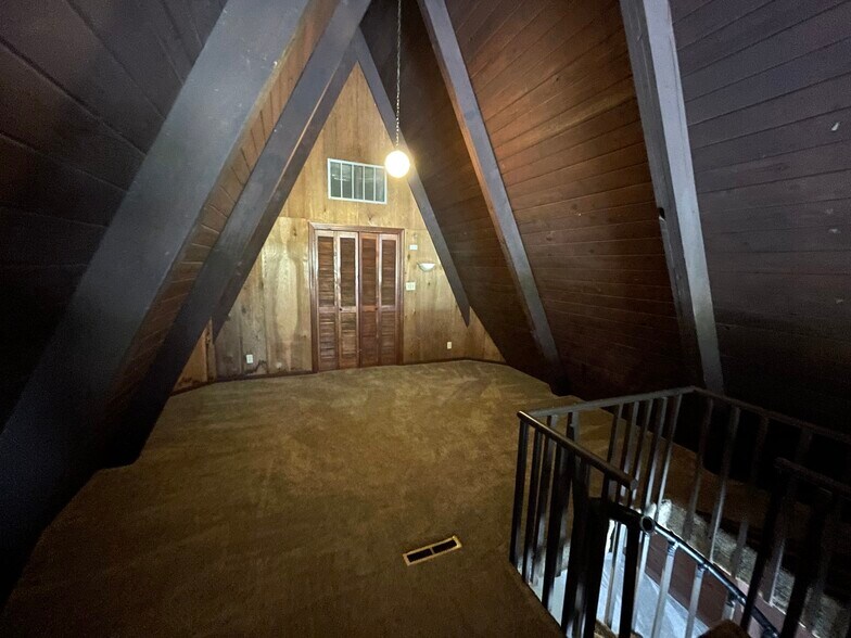 Building Photo - 3102 Alpine Dr