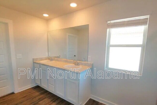 Building Photo - 6030 Barringer Ct