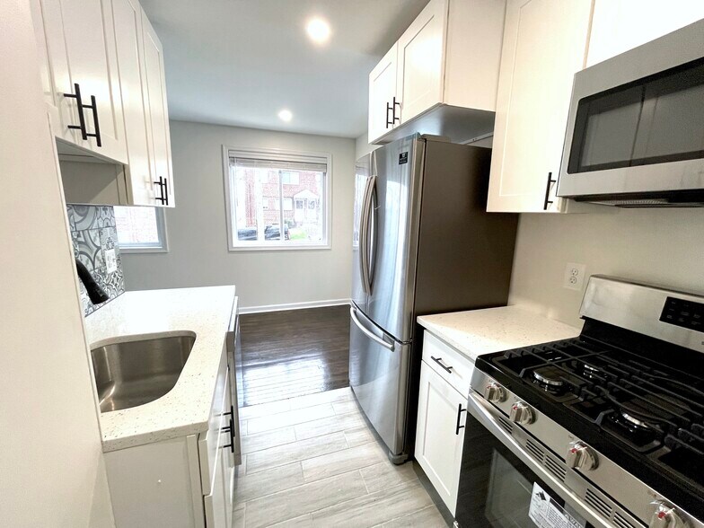 Kitchen Back - 131 Joliet St SW