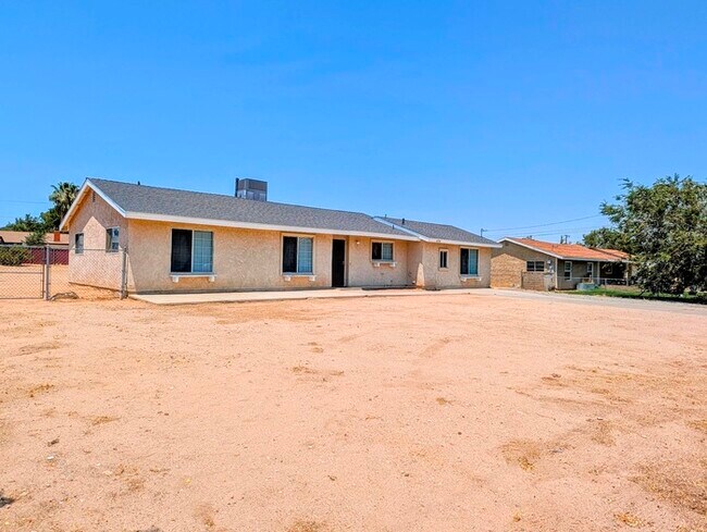 Building Photo - 4 bed with Dual master bedrooms and Solar - Check the 3D tour