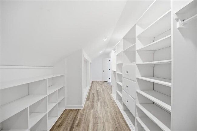 Building Photo - 530 Matterhorn Way