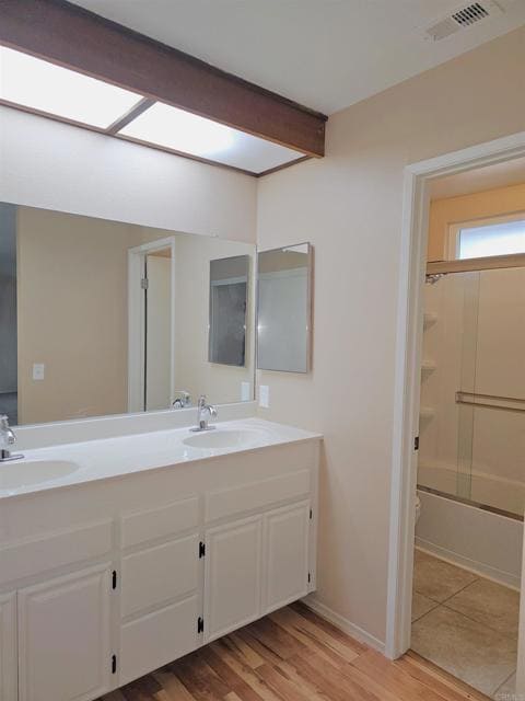 Building Photo - 1505 Surrey Ct