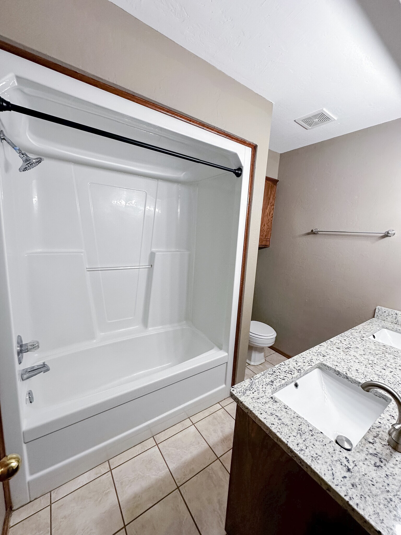 Building Photo - 4510 SW Wendy Dr