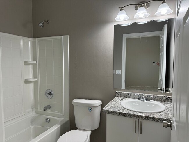 Building Photo - Beautiful Modern 3Bdm 2Ba Home, Easy Access to I-10, Must See!