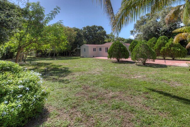 Building Photo - 14935 NE 11th Ct