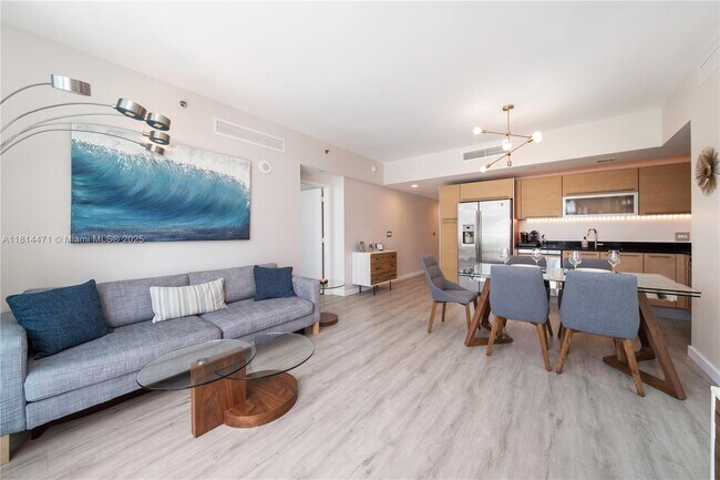 Building Photo - 950 Brickell Bay Dr