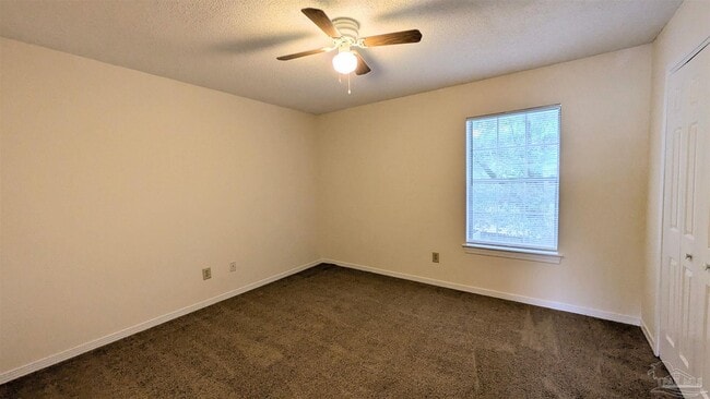 Building Photo - 3041 Belle Meade Dr