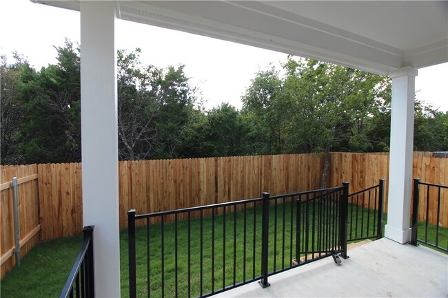 Building Photo - 589 Peace Dr