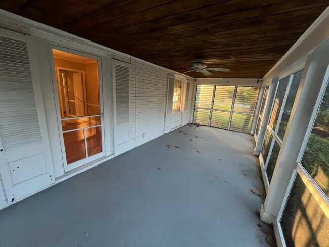 Building Photo - 101 E Westfield Blvd