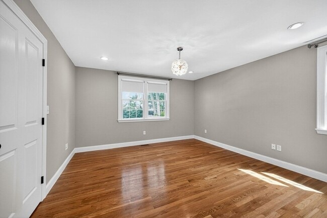 Building Photo - 28 Webster St