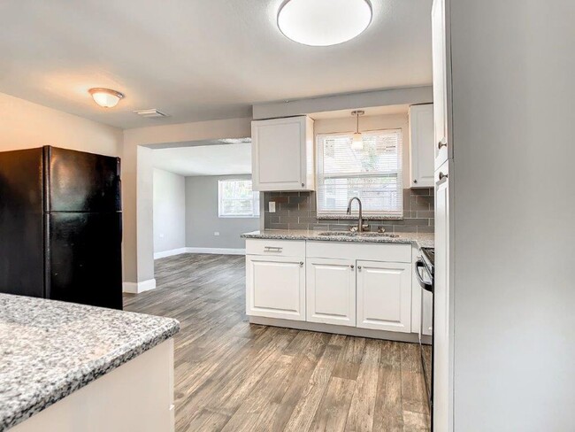 Building Photo - REDUCED!!!  Completely upgraded 3/1 1196 S...