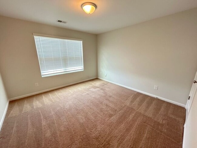 Building Photo - 424 Keeble Dr