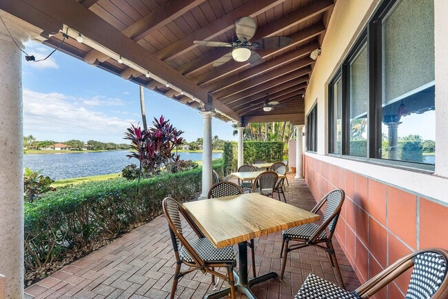 Building Photo - 2109 Tarpon Lake Way