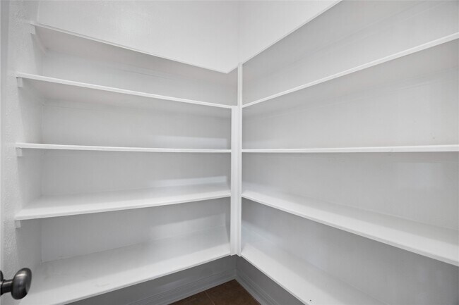 Building Photo - 7447 Oakwood Canyon Dr