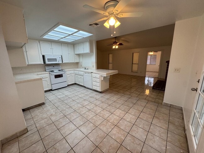 Building Photo - 6348 N Genoa Ave