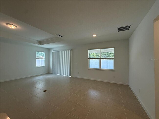 Building Photo - 3915 Big Sky Dr