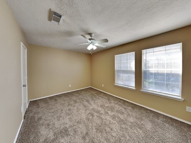 Building Photo - 1515 Glasholm Dr