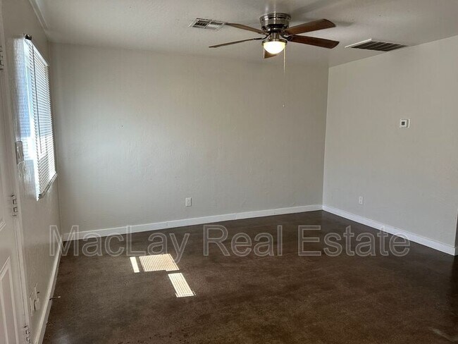 Building Photo - 2918 E Roeser Rd