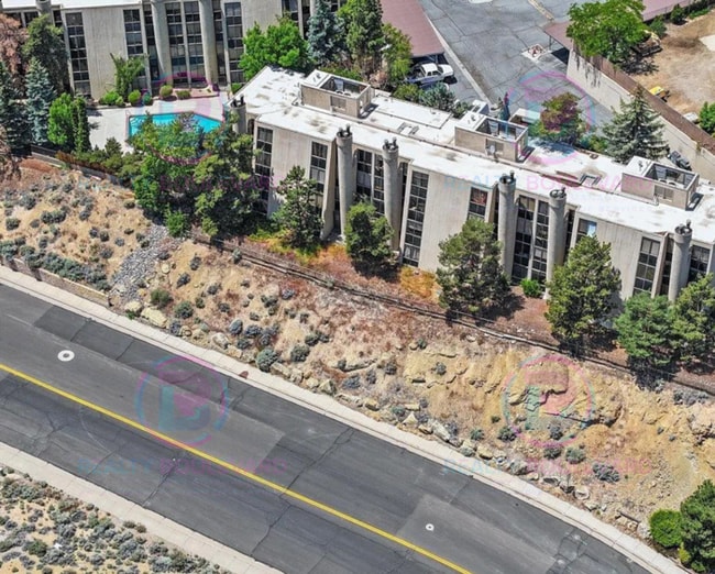 Building Photo - Incredible condo near UNR! This charming 2...