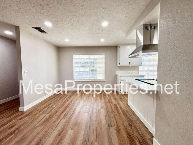 Building Photo - 7095 Lyons Ave