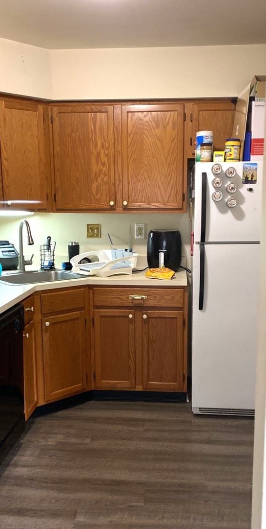 Building Photo - Amazing 2-Bedroom/2-Bathroom Condo with Parking Space in West Chester! Available mid-February!