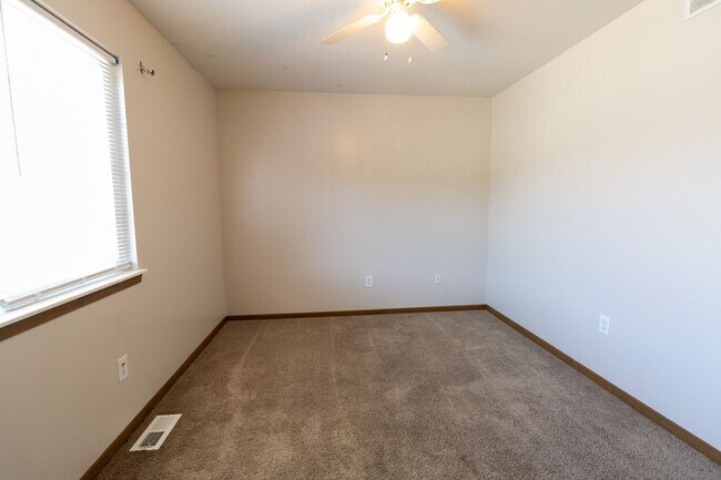 Building Photo - 1433-1435 Bodie Drive