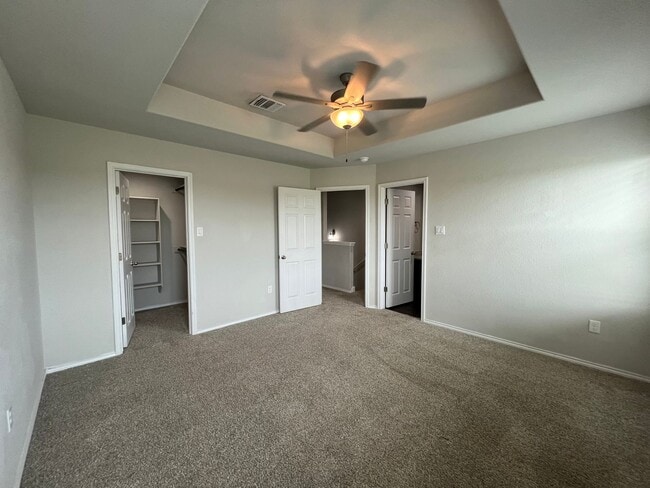 Building Photo - Luxury 3/2 Townhouse in Seguin, Texas