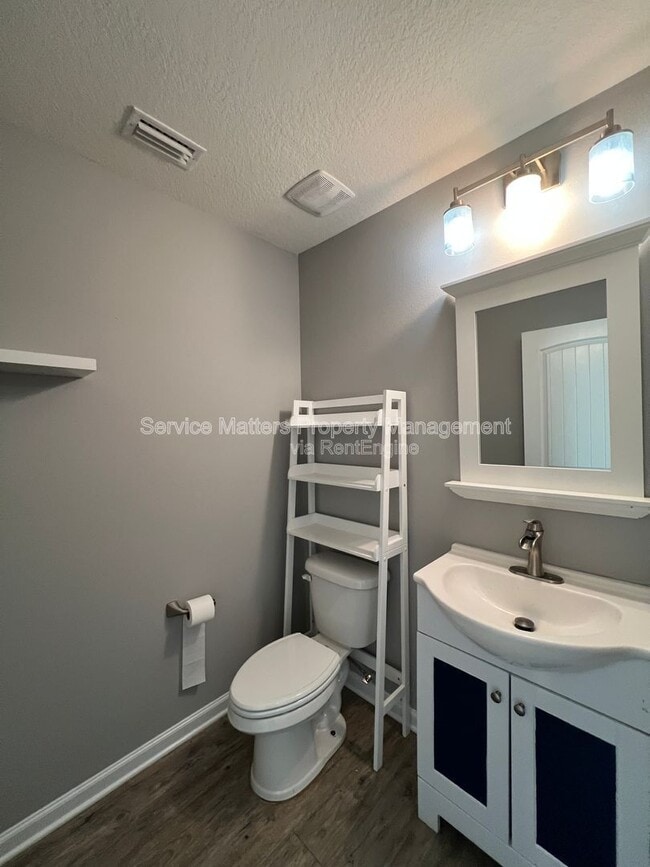 Building Photo - 5881 Old Plantation Court