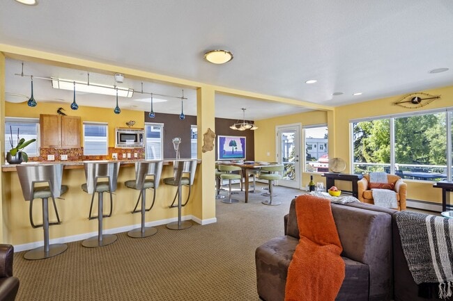 Building Photo - 617 N Street