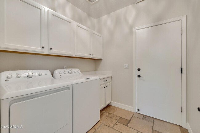 Building Photo - 4236 E Desert Marigold Dr