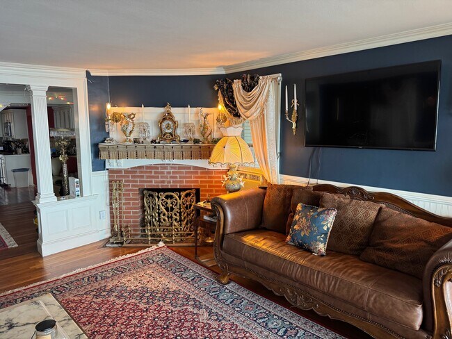 Building Photo - 3 Crescent Bluff Ave