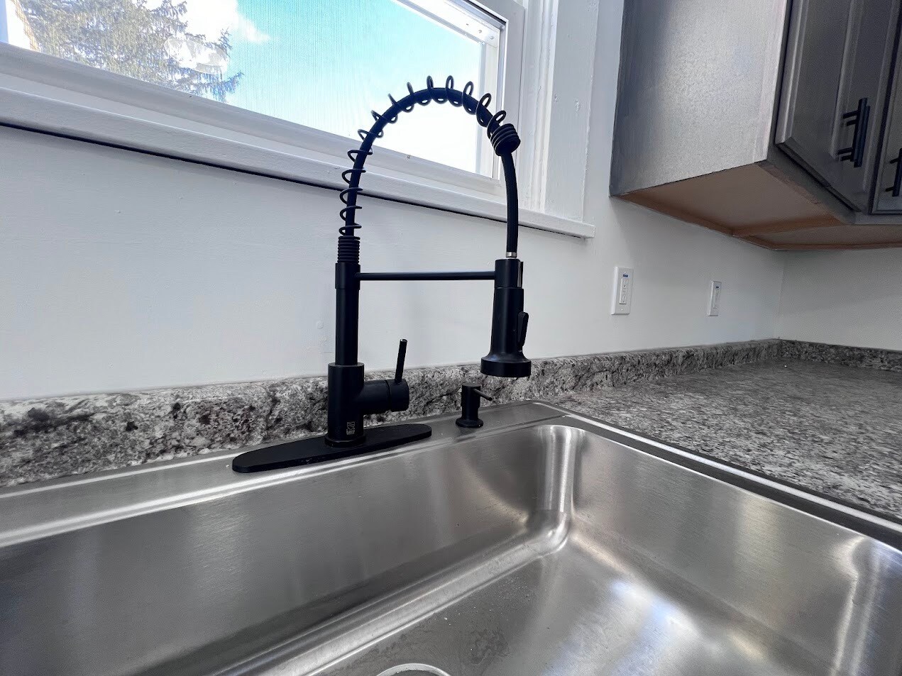 Building Photo - 866 Miller Ave