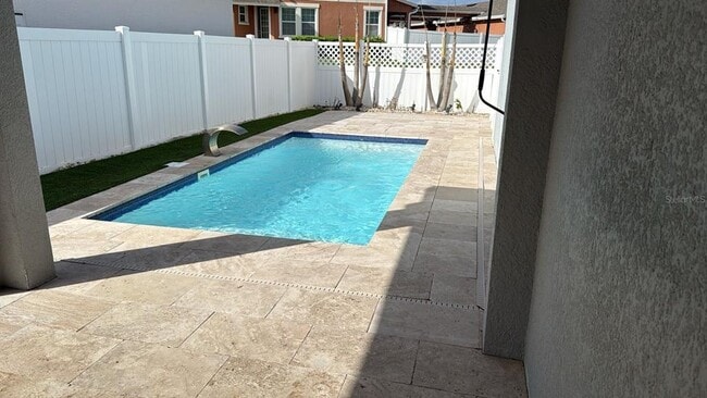 Building Photo - 15512 Sunquat Dr