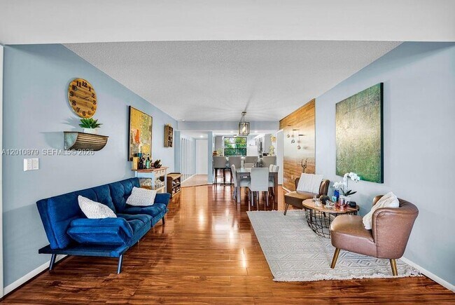 Building Photo - 6049 Balboa Cir