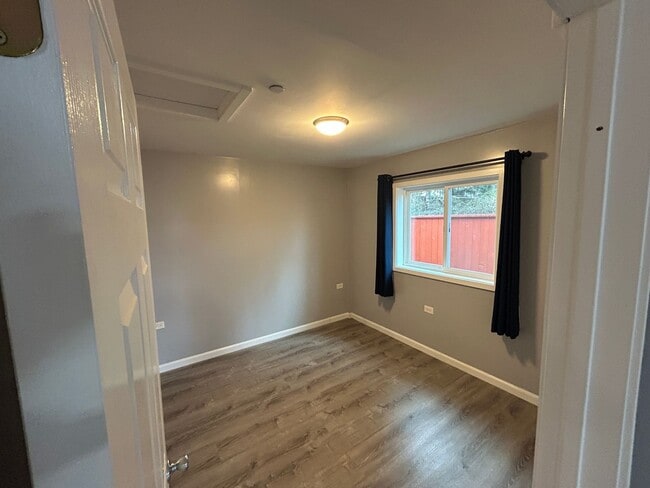 Building Photo - 2B/1 BA House in Lakeland North neighborhood of Auburn, $2,100/mo.
