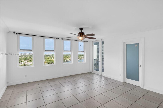 Building Photo - 5401 Collins Ave