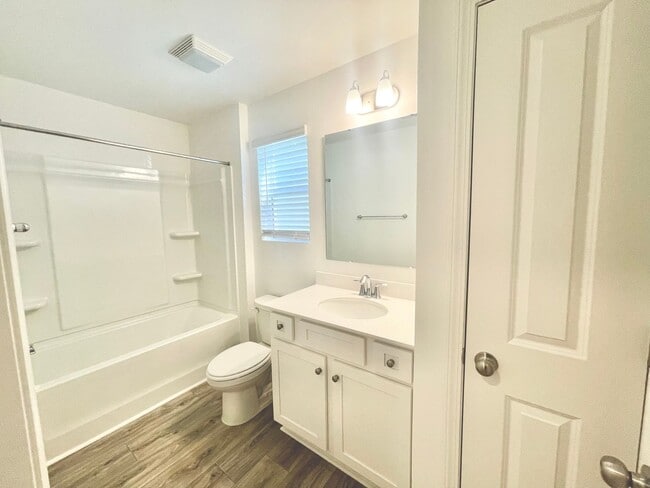 Building Photo - BEAUTIFUL 3 Bedroom Paired Home minutes from I-77 and I-40 - SPRING SPECIAL