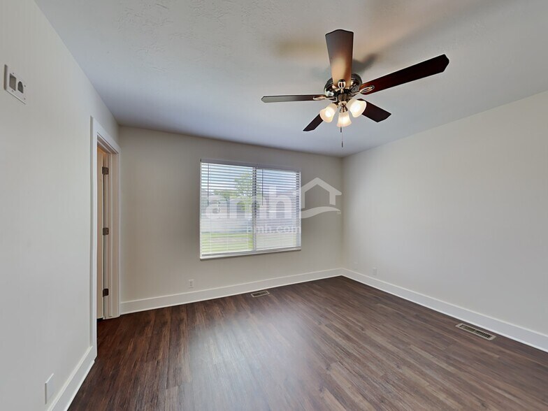 Building Photo - 416 N 3335 W