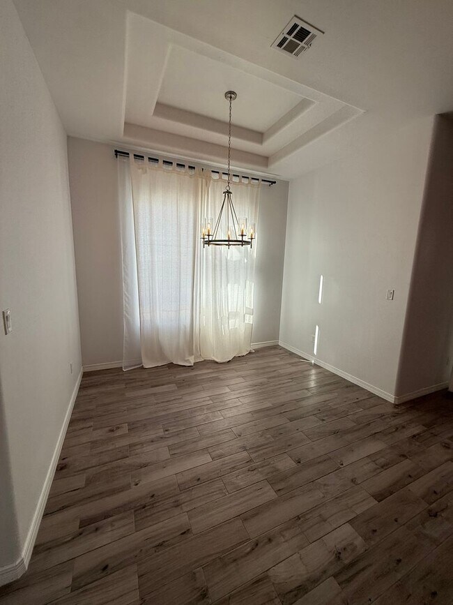 Building Photo - Beautiful home in Sonoma Springs! 4bed, 2.5 baths