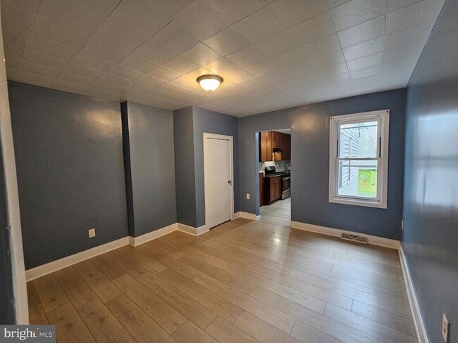 Building Photo - 203 3rd St