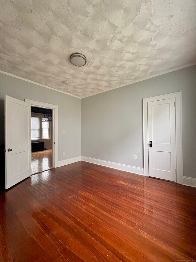 Building Photo - 46 Westbourne Pkwy