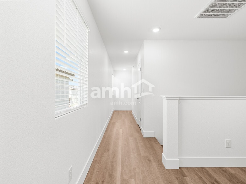 Building Photo - 8443 Black Friday Ct