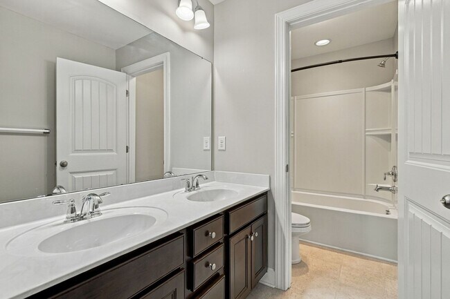 Building Photo - 4708 Venito St