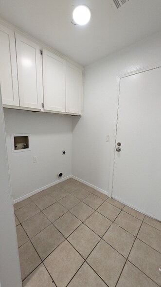 Building Photo - 6705 Greenway Dr