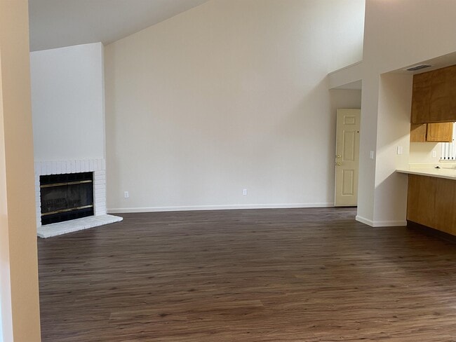 Building Photo - 3518 Shawnee Dr