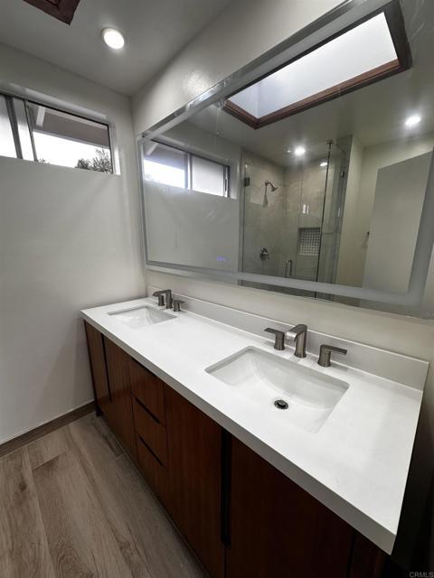 Building Photo - 13625 Mango Dr