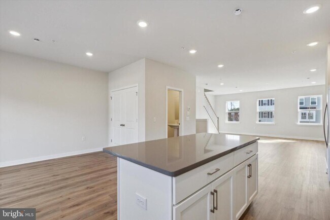 Building Photo - 308 Bennetts Ct