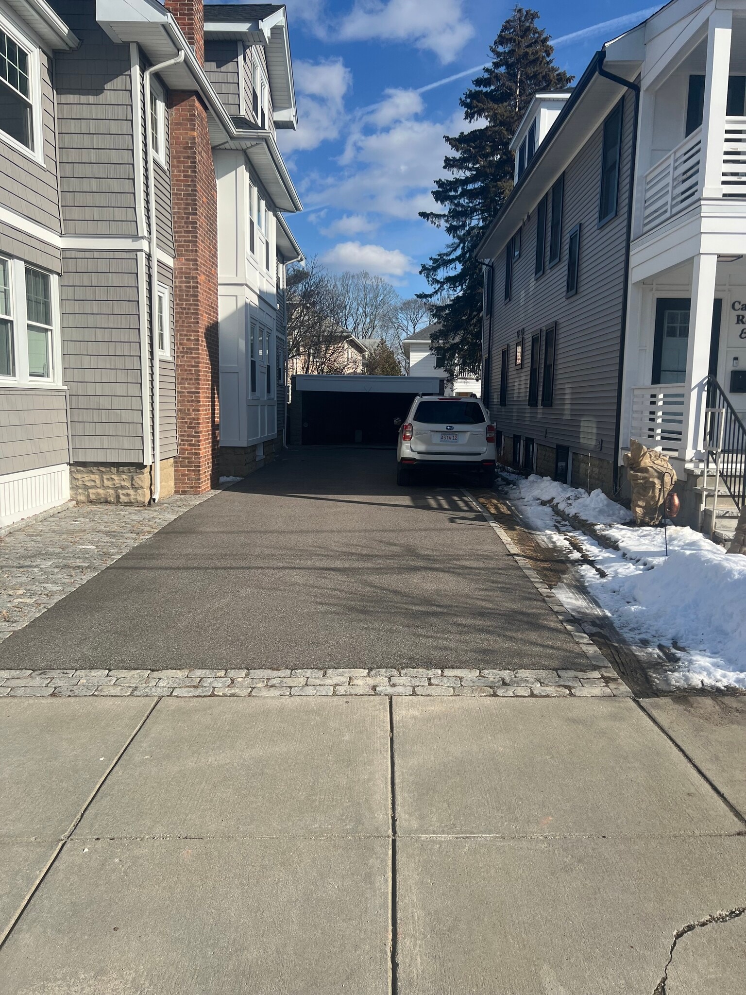 Building Photo - 20 Carver Rd E